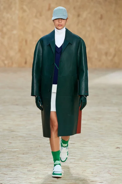 Look 11